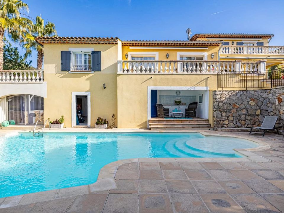 Villa i Mandelieu-la-Napoule, Alpes-Maritimes - foto 1