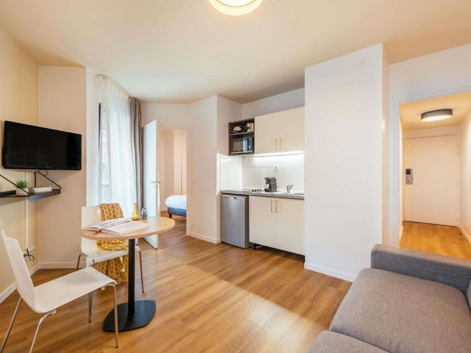 Erhvervsejendom i Asnières-sur-Seine, Hauts-de-Seine - foto 2