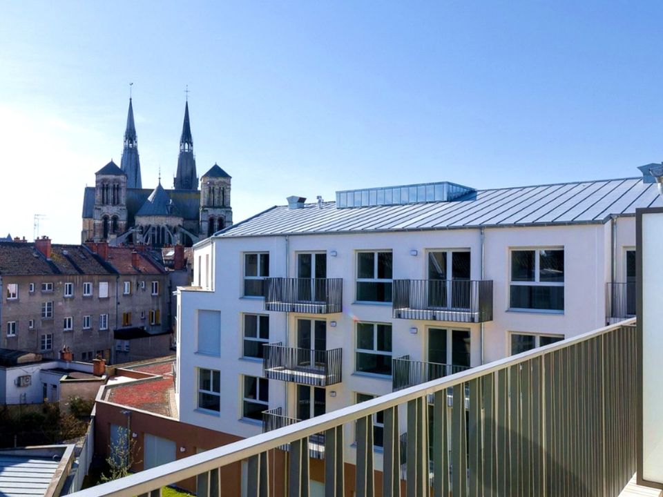 Erhvervsejendom i Châlons-en-Champagne, Marne - foto 1