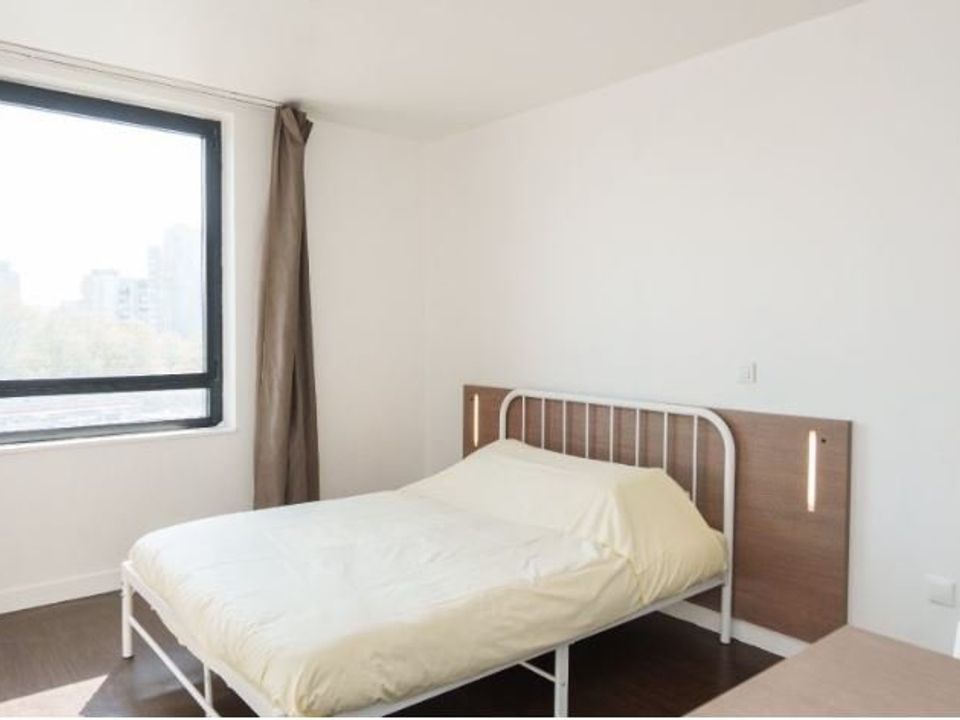 Erhvervsejendom i Bobigny, Seine-Saint-Denis - foto 2