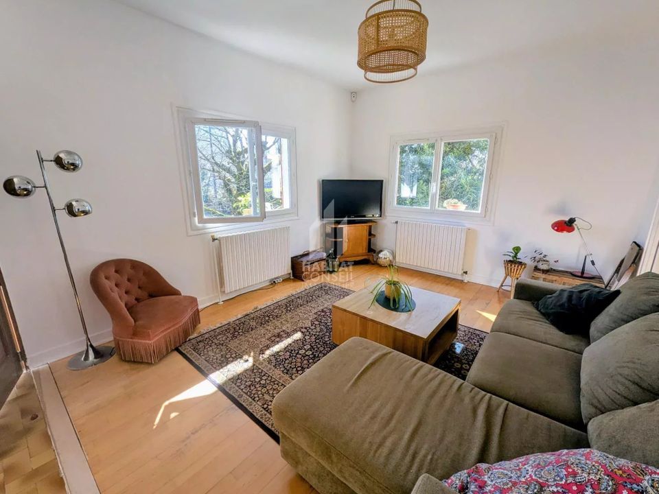 Villa i Saint-Martin-d'Hères, Isere - foto 1