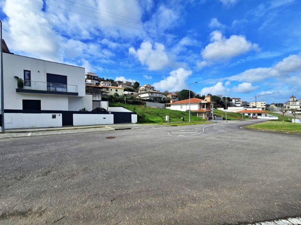 Helårsgrund i Alvarelhos e Guidoes, Porto - foto 5