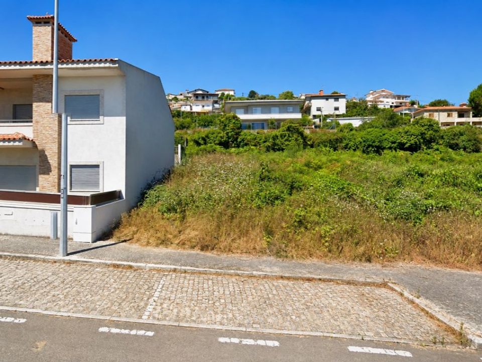 Grond in Alvarelhos e Guidoes, Porto - foto 1