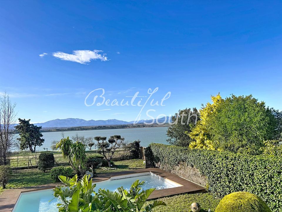 Villa i Villeneuve-de-la-Raho, Pyrenees-Orientales - foto 1