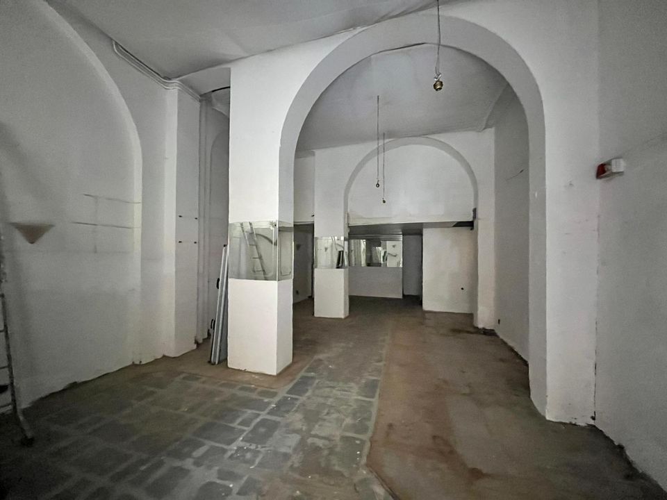 L'establiment comercial a Genoa, Genoa - foto 4