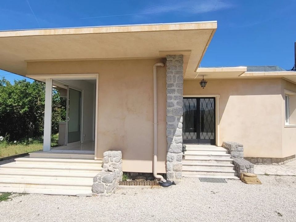 Villa a Levens, Alpes-Maritimes - foto 1