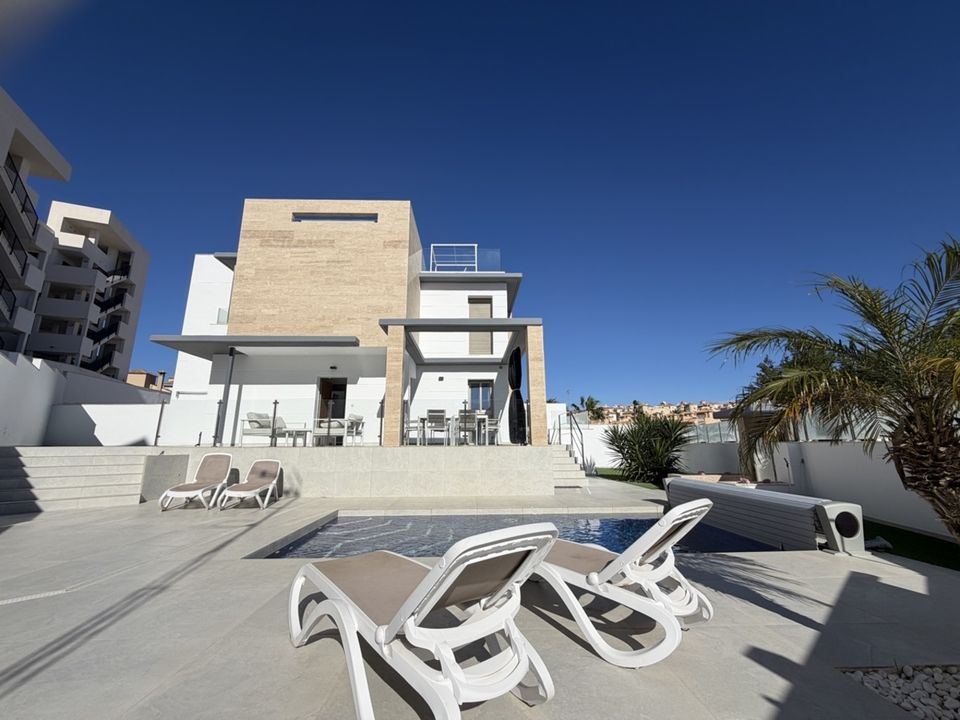 Villa i Villamartin, Alicante - foto 1