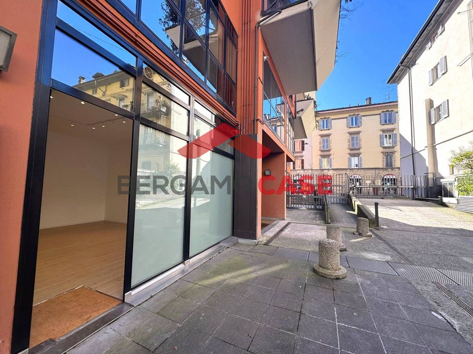 Erhvervsejendom i Bergamo, Bergamo - foto 1