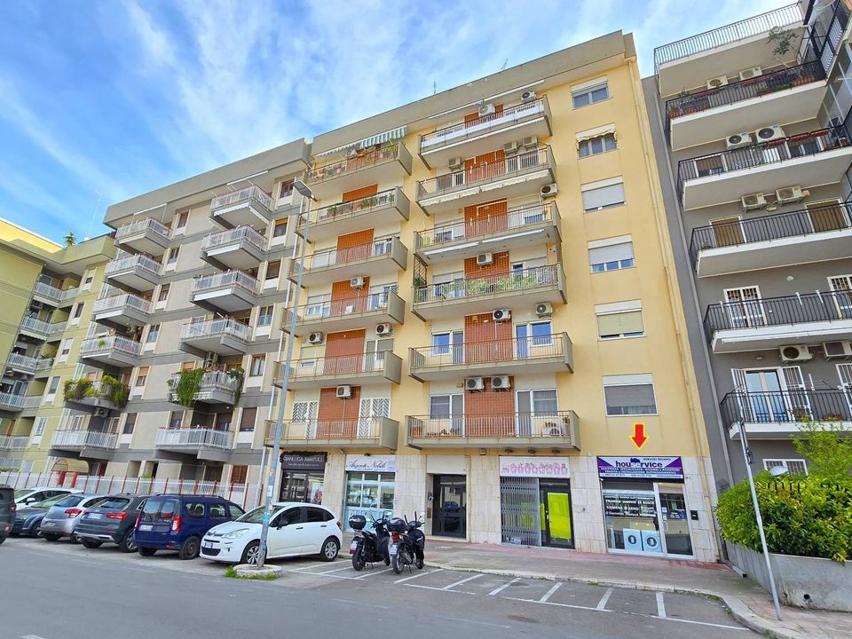 Erhvervsejendom i Bari, Bari - foto 1