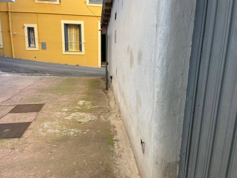 Parkeringsplads i Ventimiglia, Imperia - foto 5
