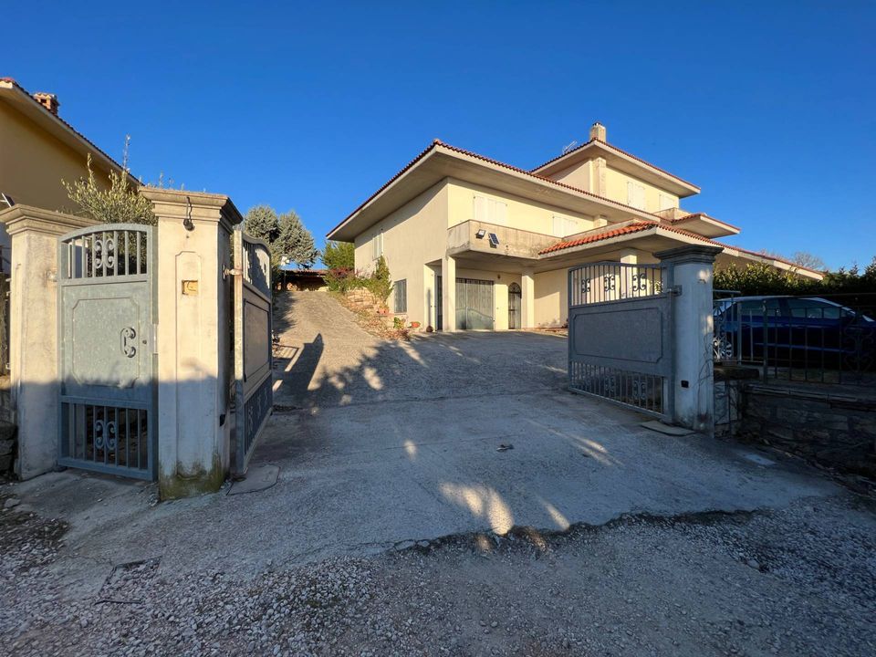 Villa i Ariano Irpino, Avellino - foto 1