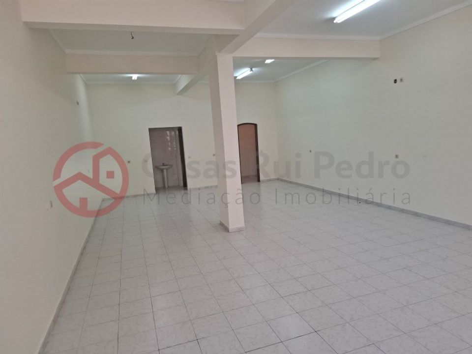 Erhvervsejendom i Cacem, Lisbon - foto 1