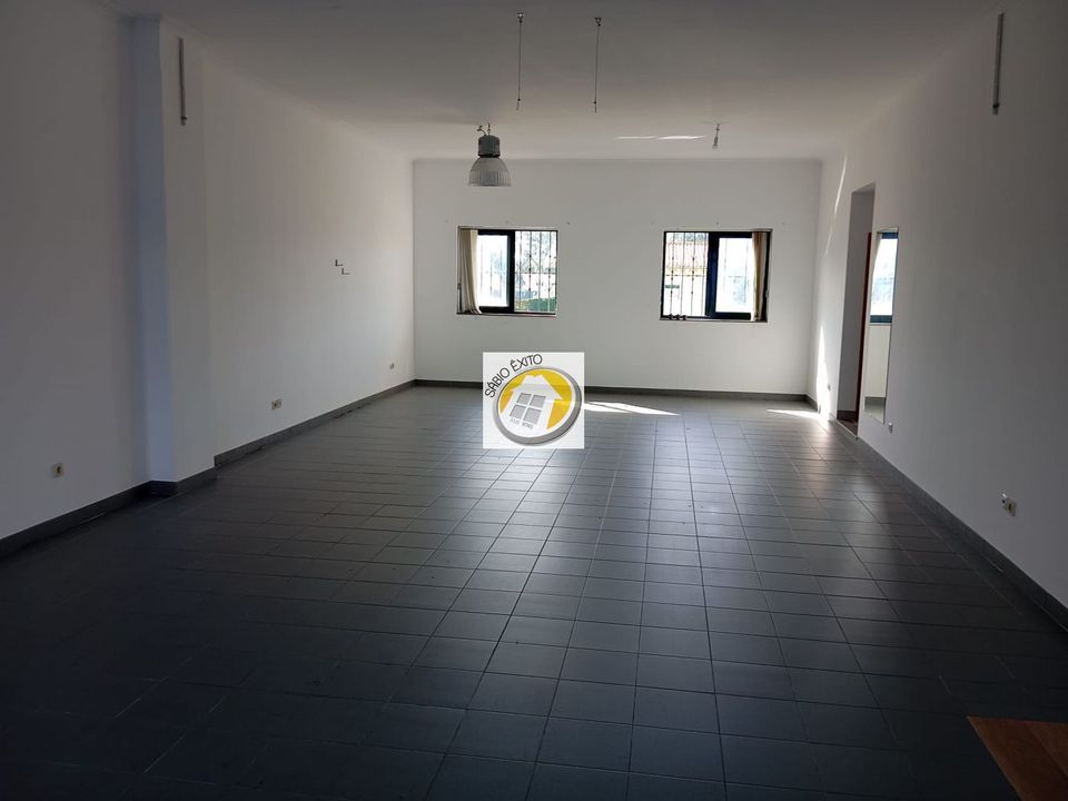 Erhvervsejendom i Oliveira de Azemeis, Aveiro - foto 3