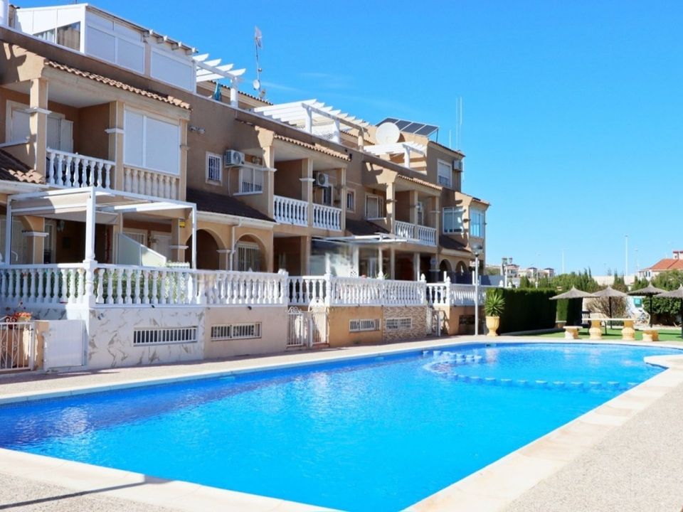 Byhus i Playa Flamenca, Alicante - foto 1