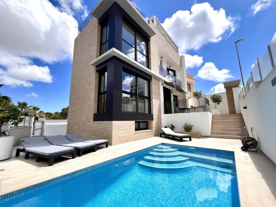 Villa i Villamartin, Alicante - foto 1