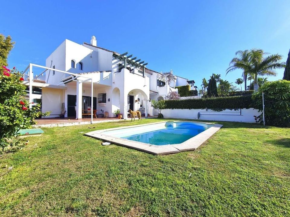 Rækkehus i La Duquesa, Malaga - foto 1