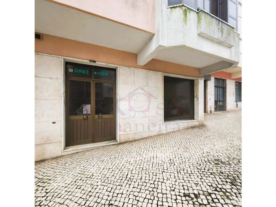 Erhvervsejendom i Cacem, Lisbon - foto 1