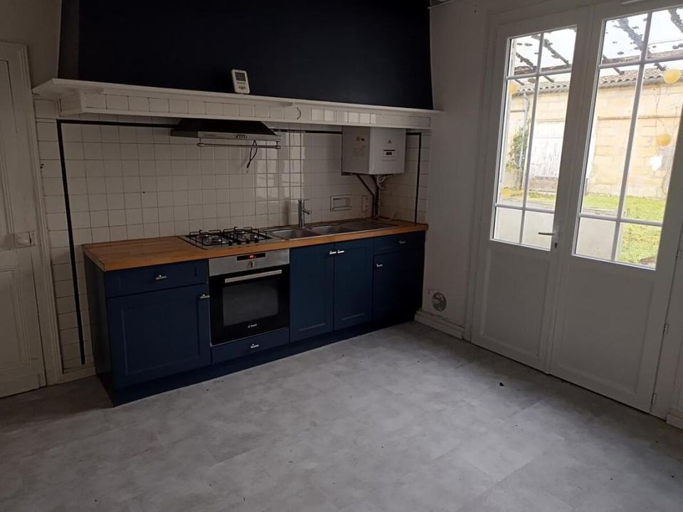 Rekkehus i Saint-Seurin-sur-l'Isle, Gironde - bilde 1