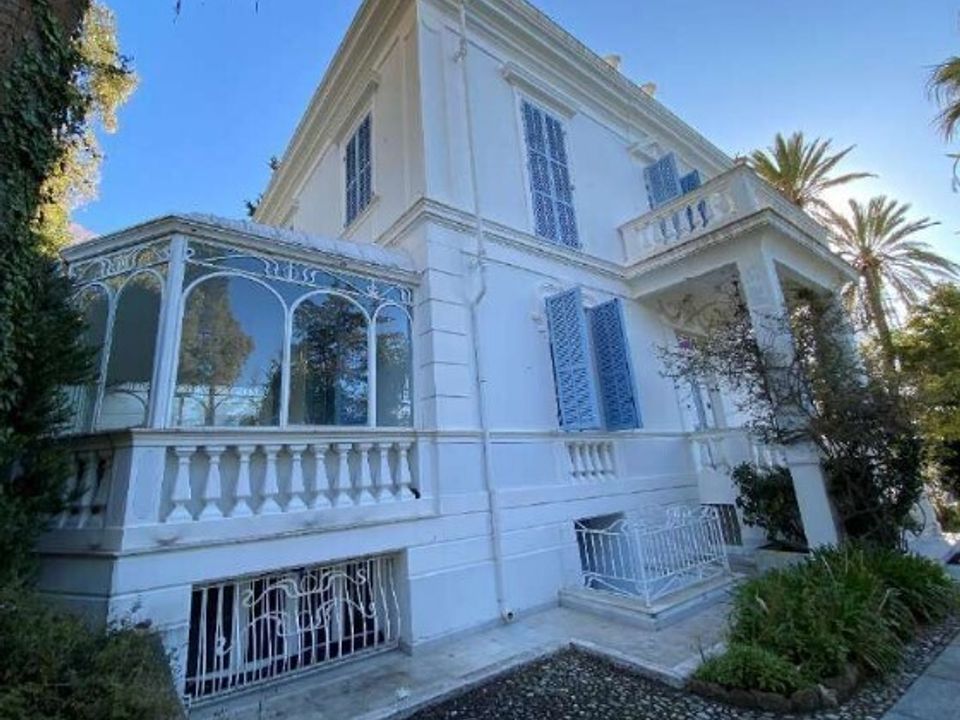 Villa i Ospedaletti, Imperia - foto 1