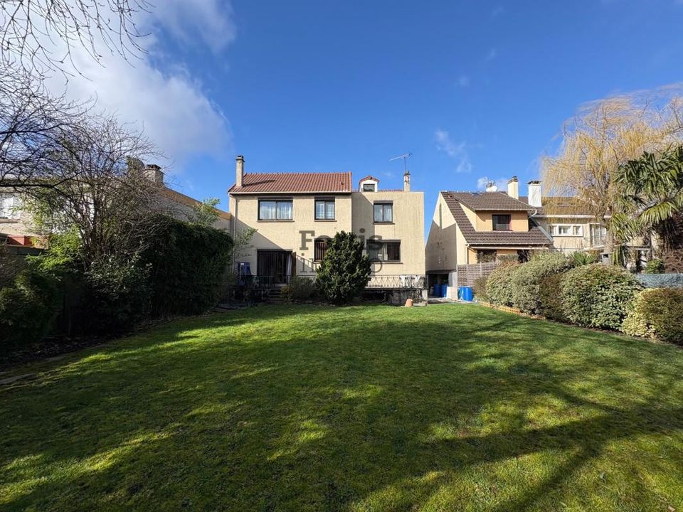 Villa i Bagnolet, Seine-Saint-Denis - foto 1