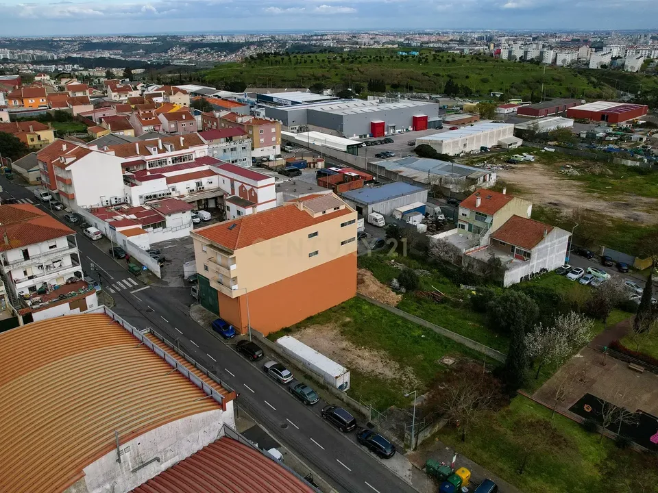 Helårsgrund i Amadora, Lisbon - foto 1