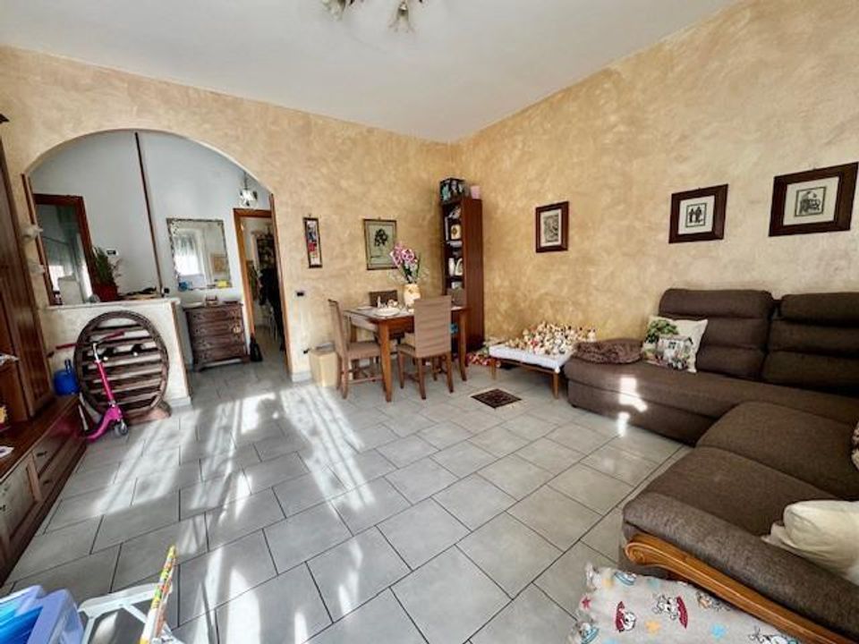 Lejlighed i Carrara, Massa and Carrara - foto 1