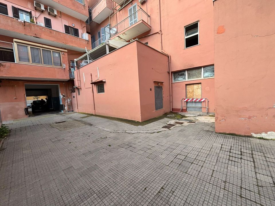 Erhvervsejendom i Nettuno, Rome - foto 2