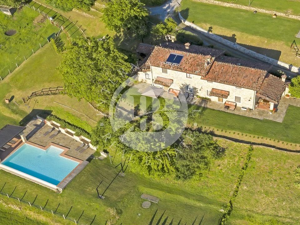 Villa i Castelnuovo di Garfagnana, Lucca - foto 1