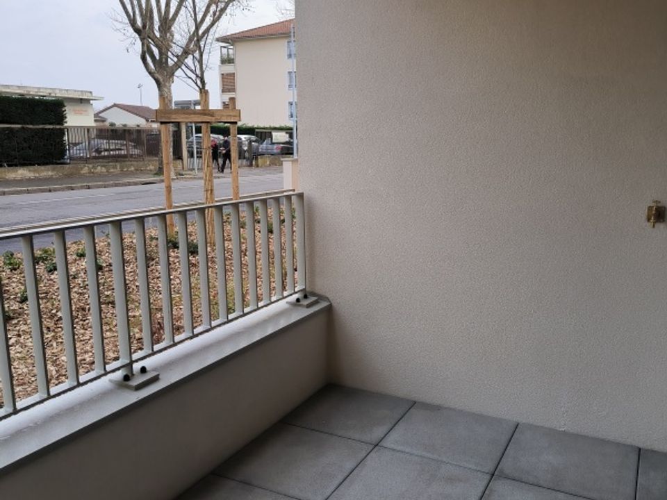 Apartment in Villefranche-sur-Saône, Rhone - photo 1