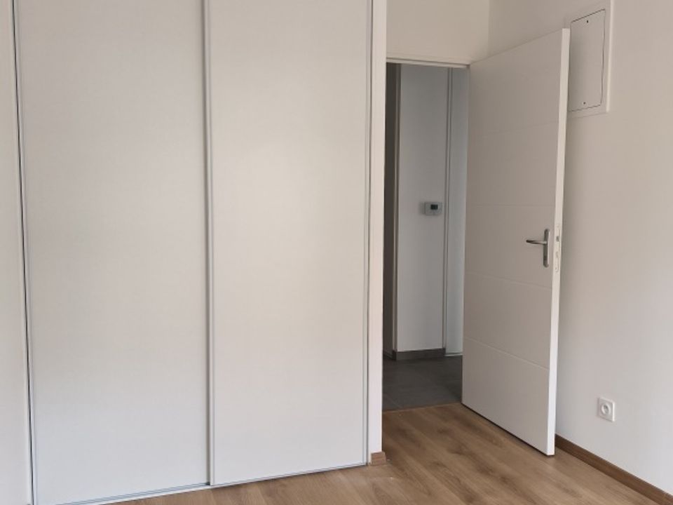 Apartment in Villefranche-sur-Saône, Rhone - photo 3