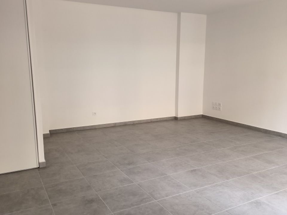 Apartment in Villefranche-sur-Saône, Rhone - photo 4