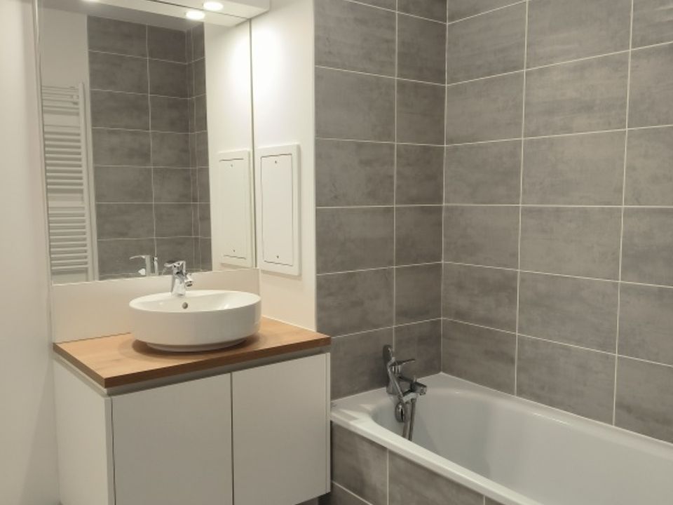 Apartment in Villefranche-sur-Saône, Rhone - photo 5