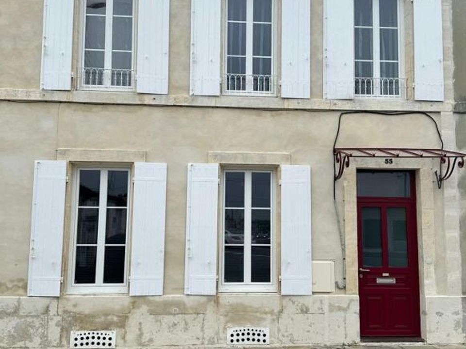 Villa i Saint-Jean-d'Angely, Charente-Maritime - bilde 1