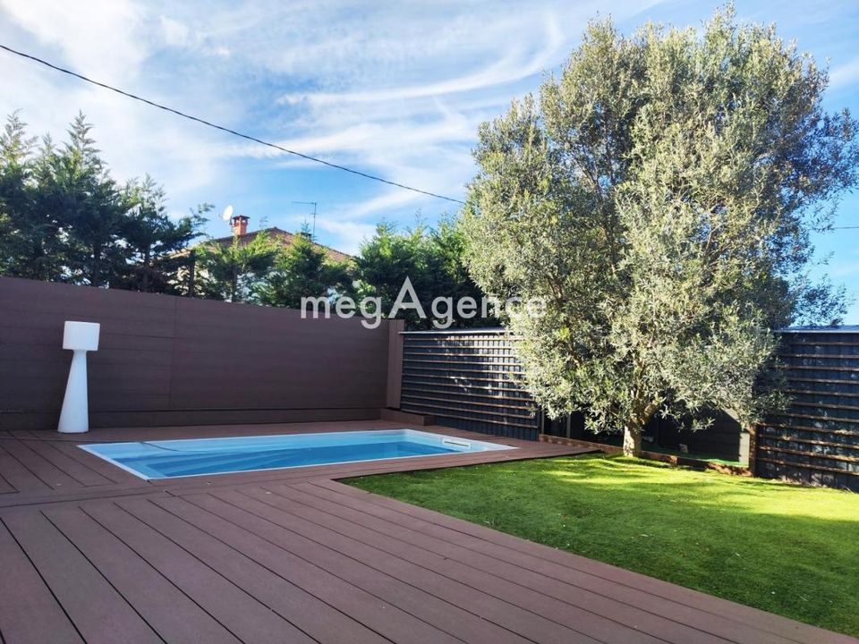 Villa i Décines-Charpieu, Rhone - foto 1