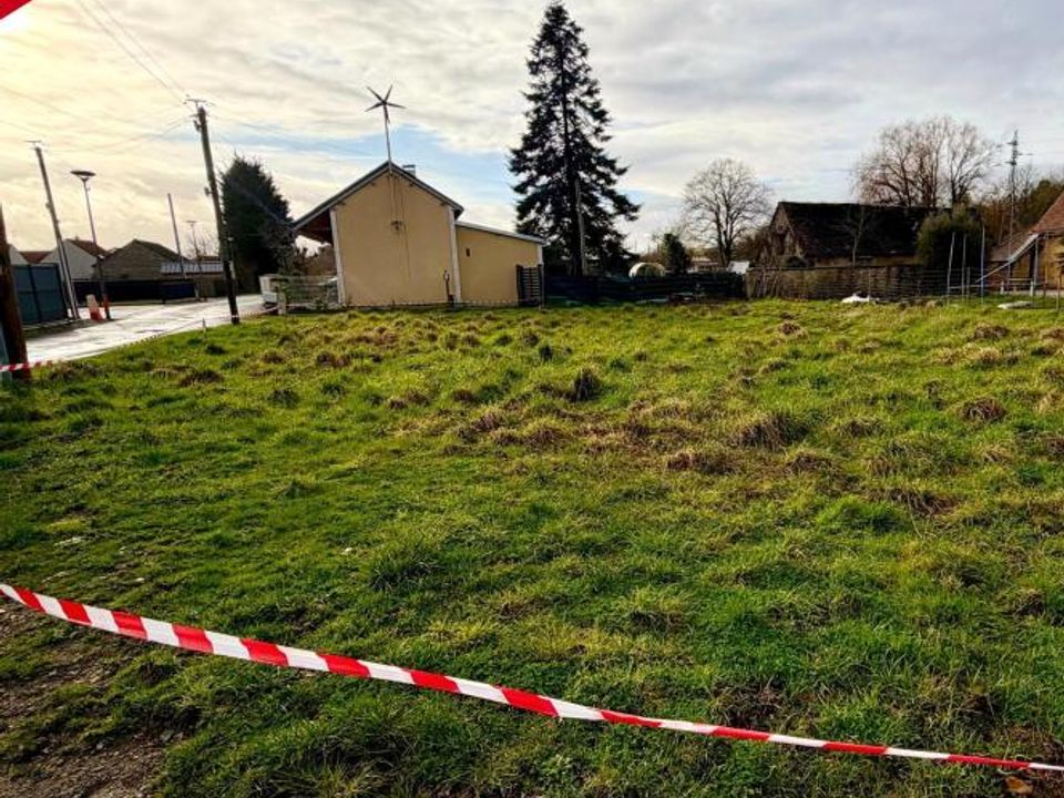 Helårsgrund i Saint-Mars-la-Brière, Sarthe - foto 1