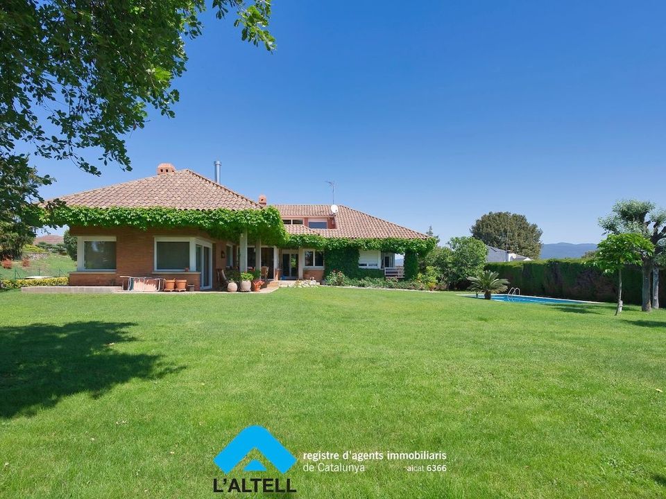 Villa i Canovelles, Barcelona - bilde 1