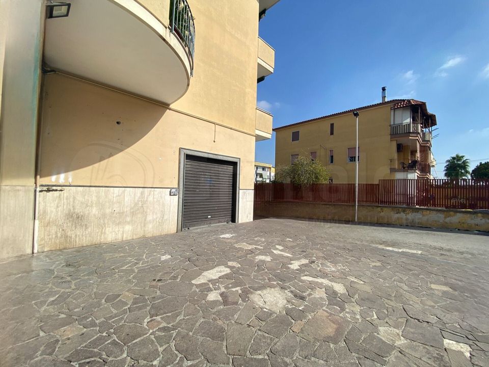 Erhvervsejendom i Giugliano in Campania, Naples - foto 1
