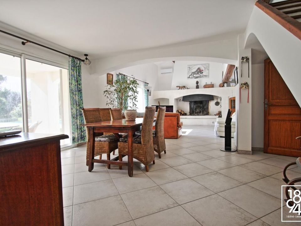 Villa in Arles, Bouches-du-Rhone - foto 5