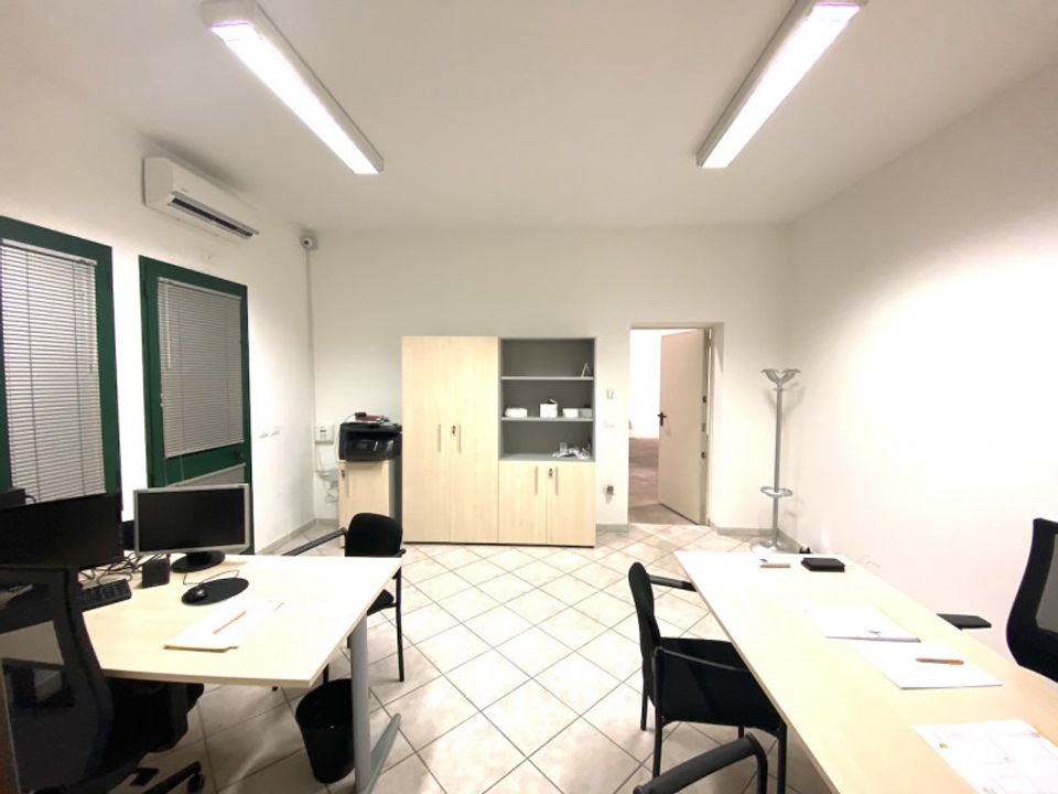 Erhvervsejendom i Cesena, Forli-Cesena - foto 3
