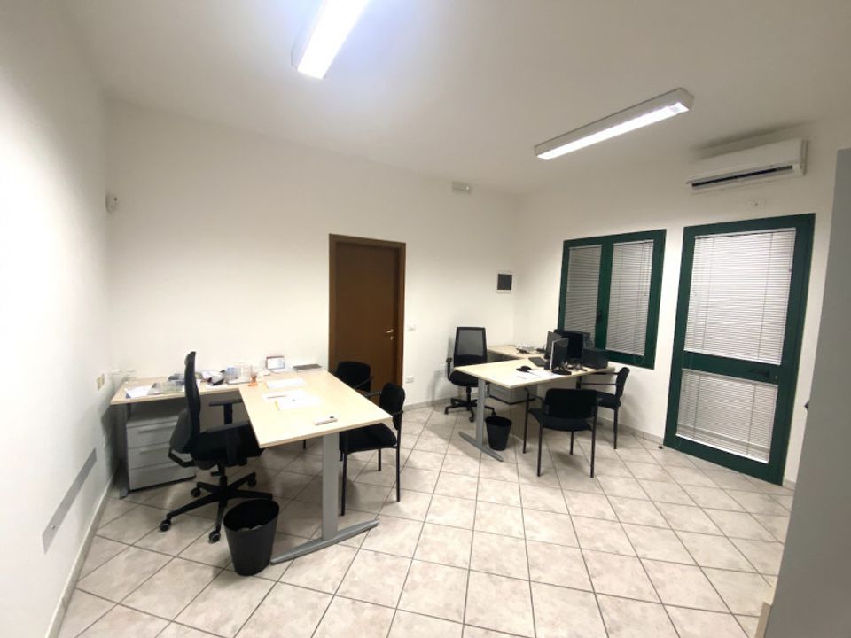 Erhvervsejendom i Cesena, Forli-Cesena - foto 4
