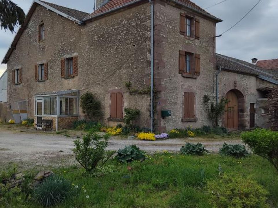 Farm i La Chapelle-les-Luxeuil, Haute-Saone - foto 1