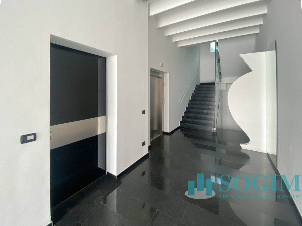 Commercial property in Gallarate, Varese - photo 5