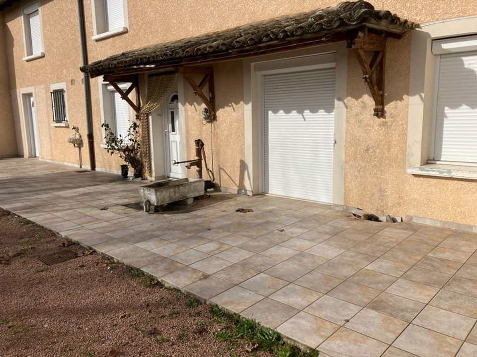 Villa i Villefranche-sur-Saône, Rhone - foto 1