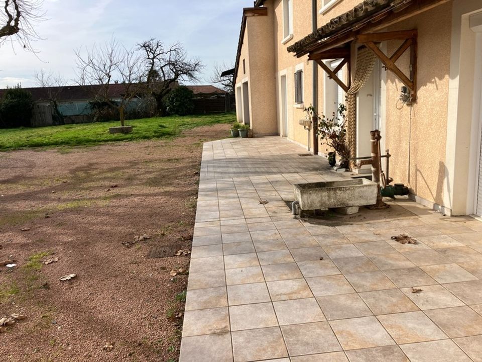 Villa i Villefranche-sur-Saône, Rhone - foto 2