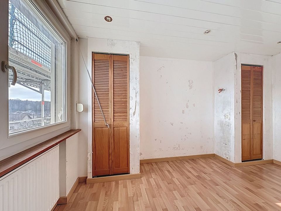 Apartment in Creutzwald, Moselle - photo 4
