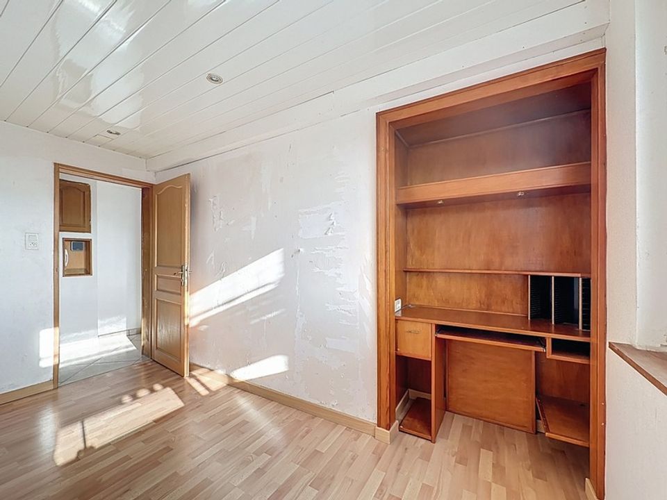 Apartment in Creutzwald, Moselle - photo 5