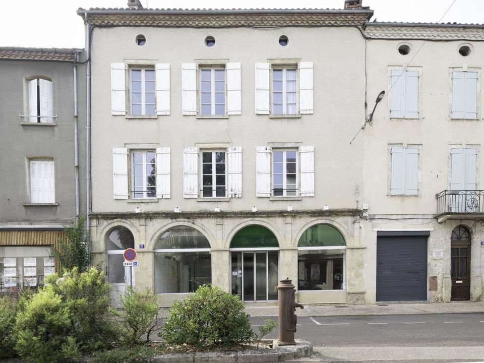 Erhvervsejendom i Saint-Céré, Lot - foto 1