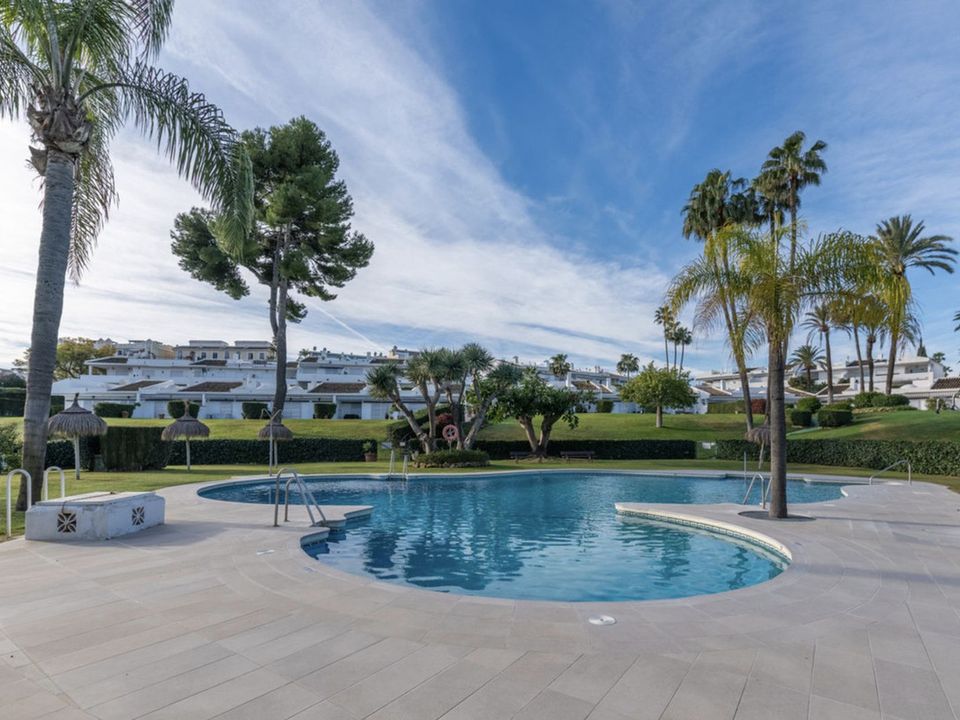 Bungalow i Nueva Andalucia, Malaga - foto 1