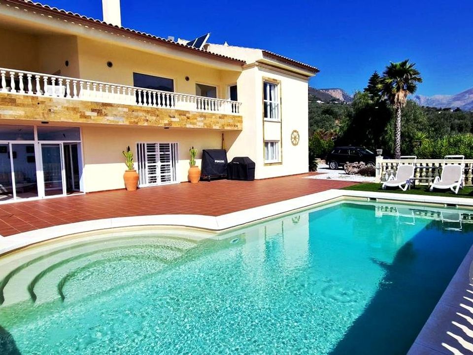 Villa i Alcaucin, Malaga - foto 1