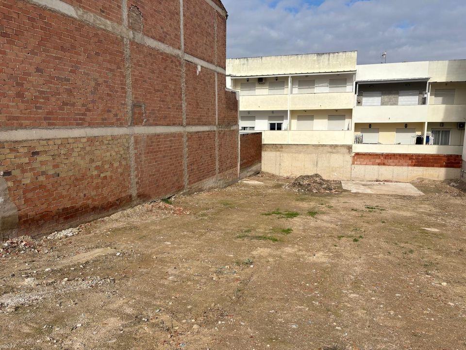 Helårsgrund i Mengibar, Jaen - foto 1
